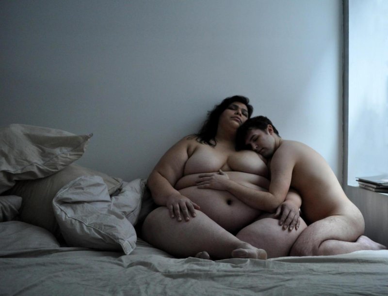 Голые женщины с полными ногами