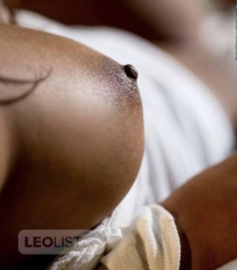 Черные сиськи крупным планом