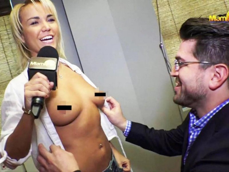 Голые журналисты