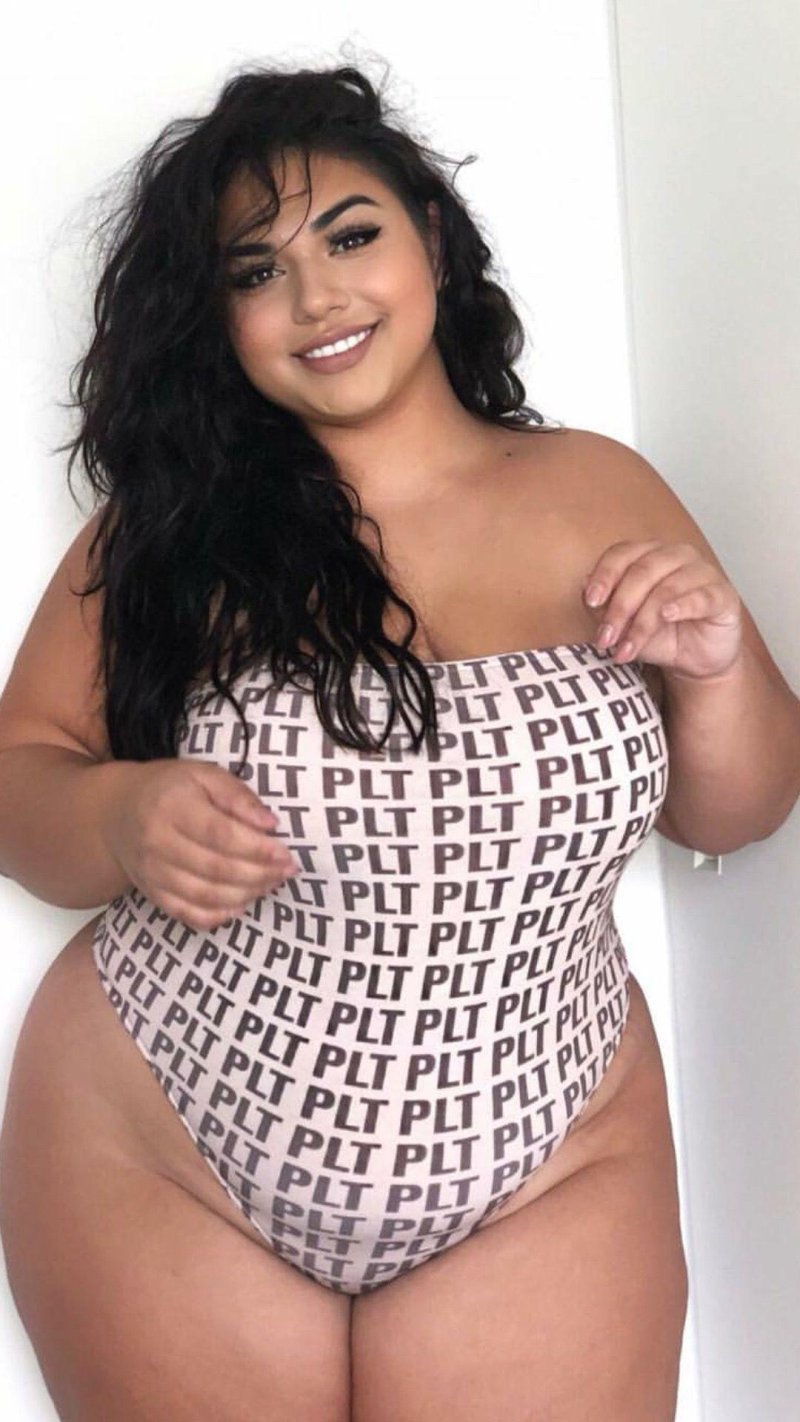 Модель плюс сайз Диана Сирокай