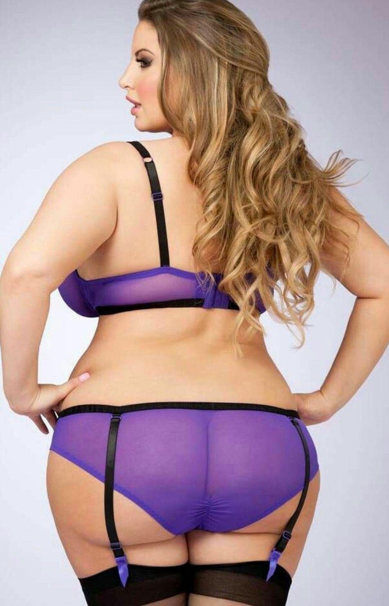 Эшли Алексис