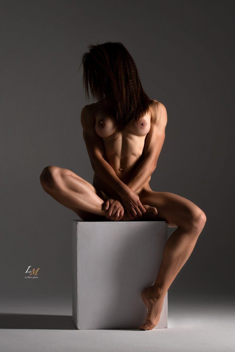 Голые телки в полный рост