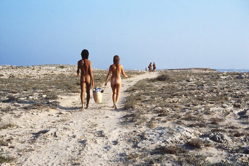 Семейный нудизм на корабле