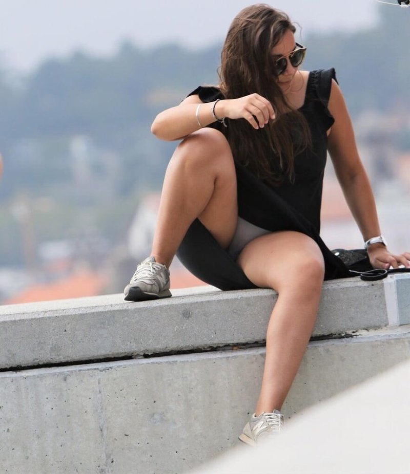 Ева Лонгория платье задралось