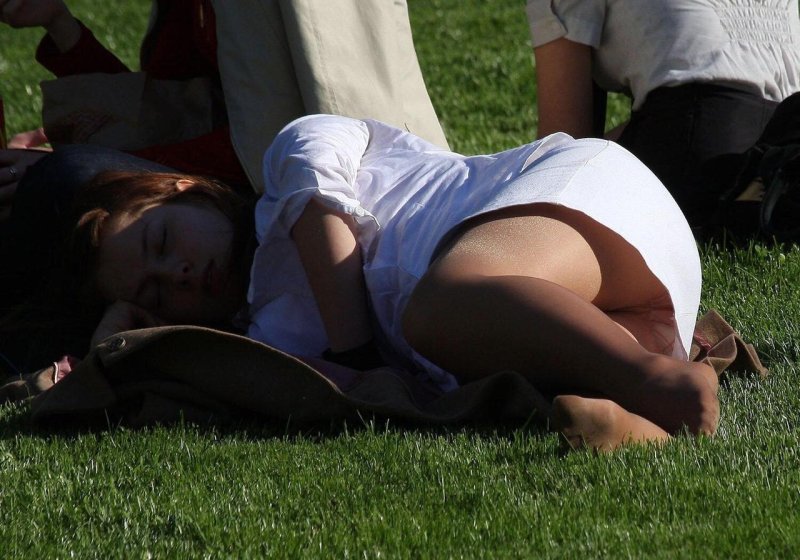 Случайно засветила трусики