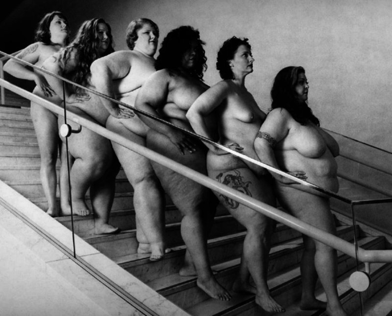 Много голых женщин ретро