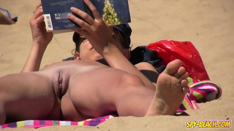 Beach voyeur pussy accidental Slip Beach voyeur pussy accidental Slip. На хую