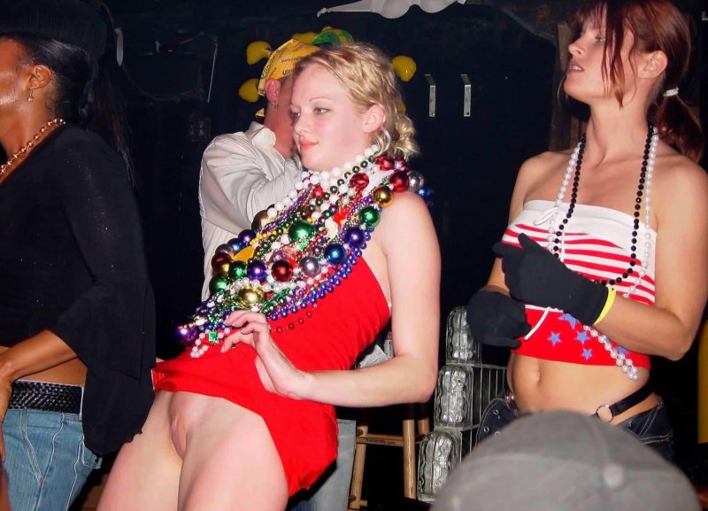 Марди Грасс без трусов