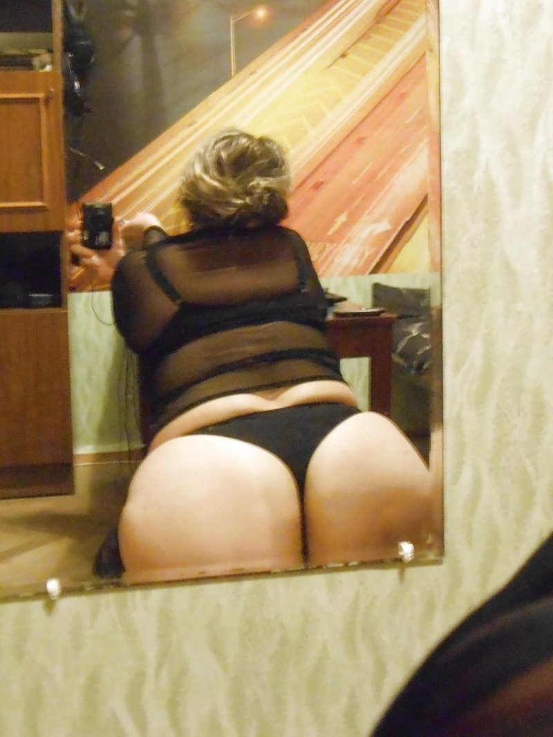 Голые попки русских мамок