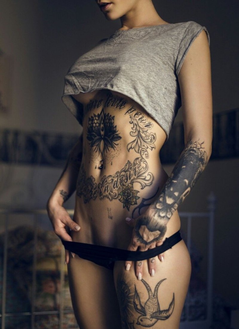 Женская тату