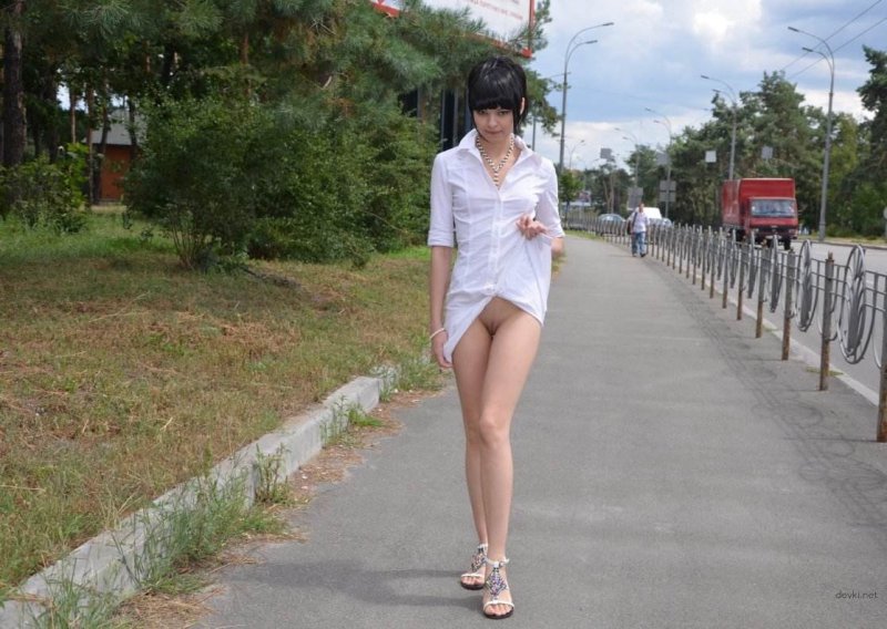 Прогулка без трусиков по улицам