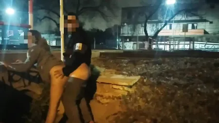 Порно на улица